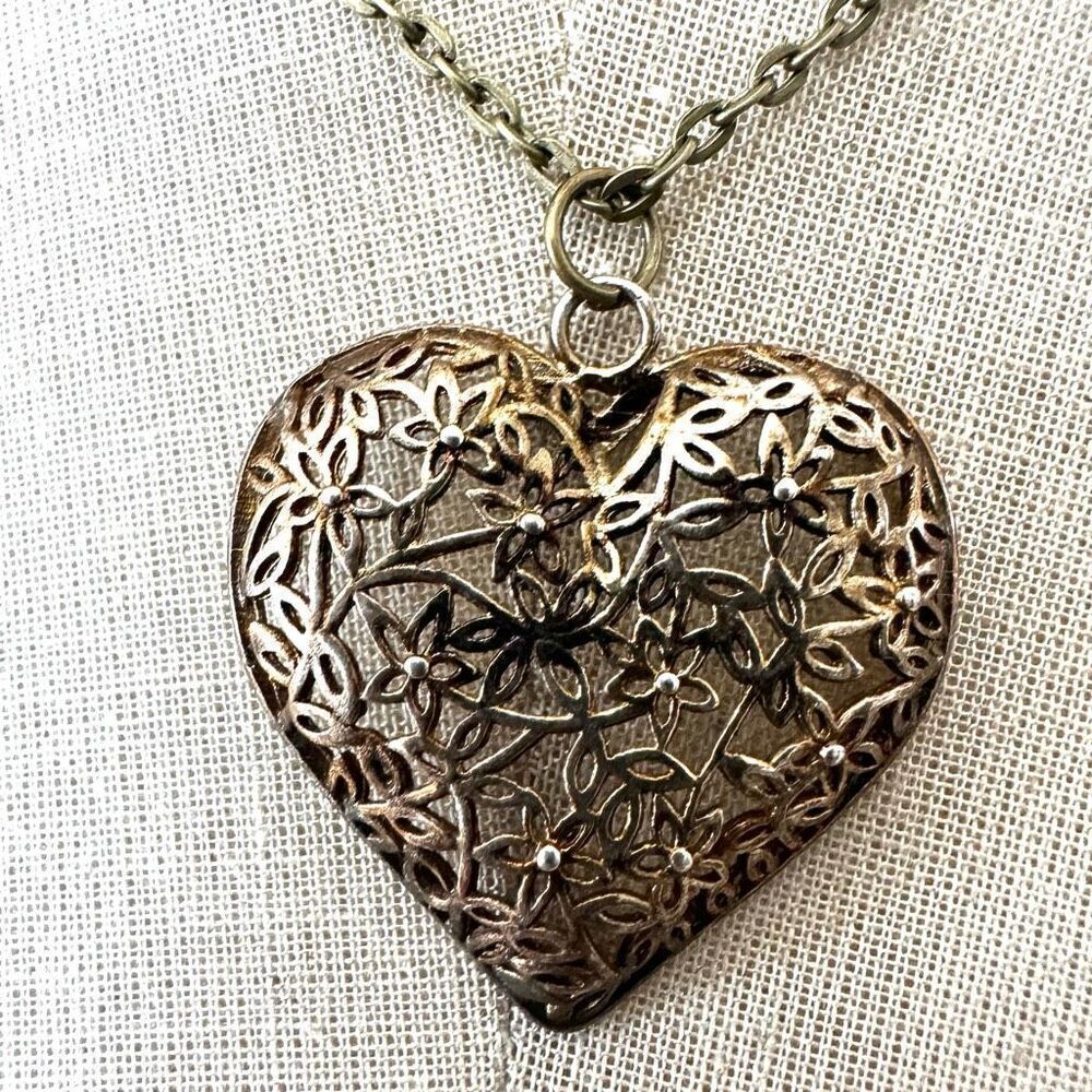 Filigree gold tone Heart Pendant Necklace